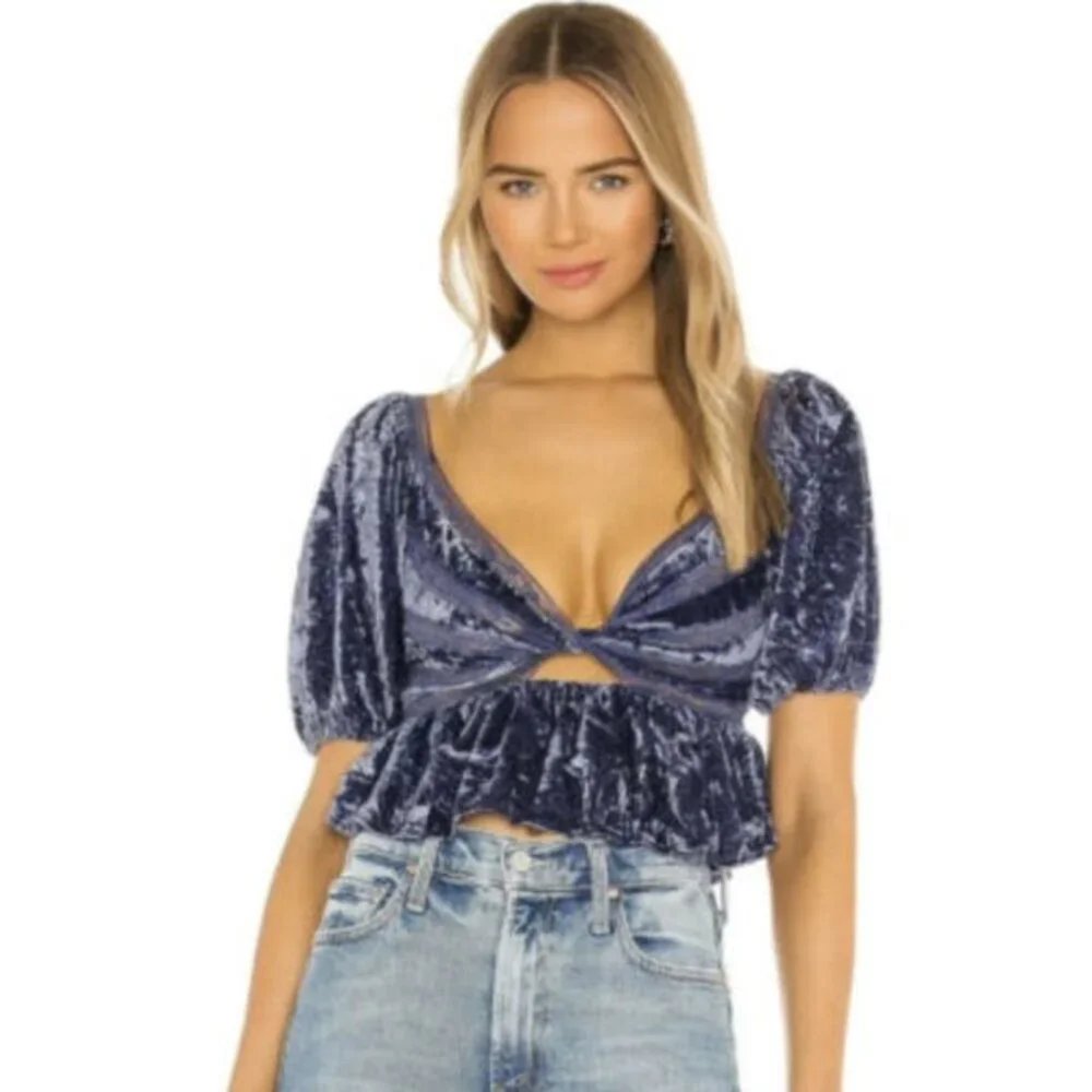 NWT Free People Yours Truly velvet wild moon top‎ puff sleeve purple size XS
